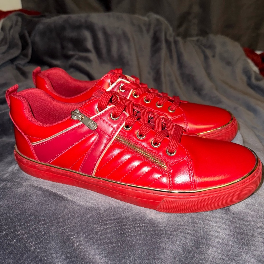 Guess U.S.A. Gold Red Low Top Zipper Sneakers Men's Sz US 9 NWOB